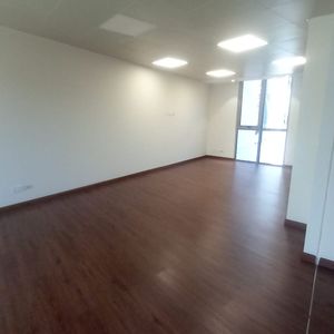 Linda Y Amplia Oficina En Alquiler En La Calle 9 De Calacoto