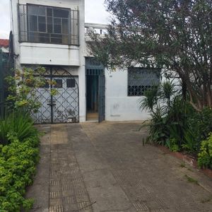 **reservado**vendo Casa Amplia Sobre Avenida Gral Flores Para Reciclar 2 Pisos P.u 270m2
