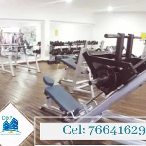 Amplia Casa En Esquina, Zona Norte Km9