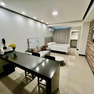 Monoambiente Amoblado En Alquiler, Cond. Sky Elite (equipetrol)