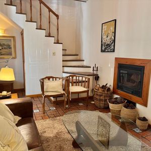 Venta: Encantadora Y Acogedora Casa De 2 Dormitorios Con Terraza Y Parrillero En Punta Carretas