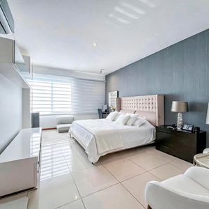 Penthouse Amoblada En Venta- Equipetrol