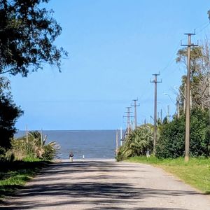 Amplísimo Terreno 1800m2 A Una Cuadra Del Mar Sobre Avenida
