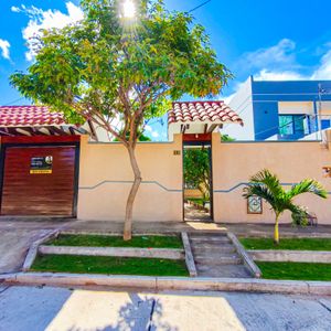 Casa En Venta – Barrio Jardin Latino Radial 17 Y Medio