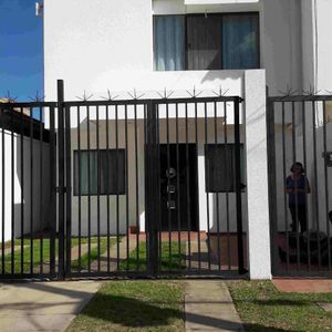 Casa En Venta En Palma Verde (entre Calles 4 Y 5) $us 105,000.