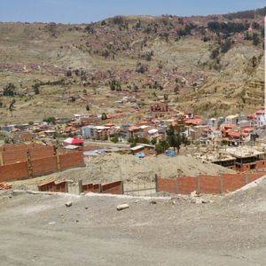 Vendo Terreno Alto Irpavi 600m2 82,000$ Papeles Al Día Listos Para Entrega. 