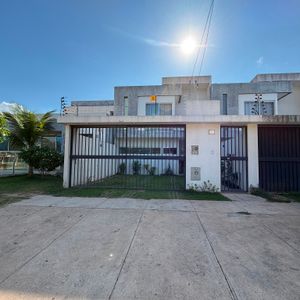 Casa Con Piscina En Venta Av. Canal Pedro Velez 6to Anillo