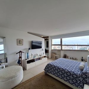 Exclusivo Departamento De 3 Dormitorios Sobre Av Las Americas