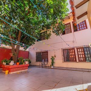 Amplia Casa En Venta 
