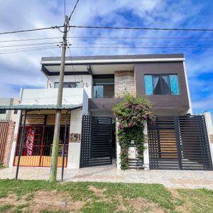 Casa En Venta Juan Pablo II A Cuadra Y Media De La Carretera Al Norte