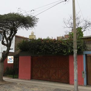 Casa En Venta 3 Pisos 300 M2 Av Javier Prado - La Molina