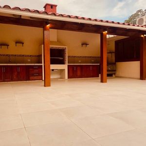 Casa Zona Norte Av. Alemana Entre 3cer Y 4to Anillo 