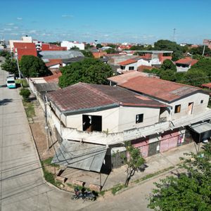 Casa En Esquina Con 4 Tiendas Comerciales Cerca  A La Feria Cumavi