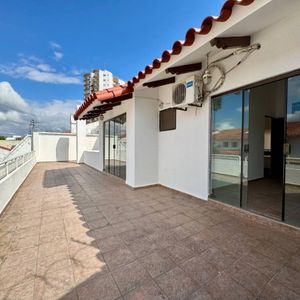 Casa En Alquiler En Barrio Sirari Calle Los Claveles Nº 545