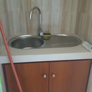 Oficina En Alquiler En Plena Avenida Montenegro, Con O Sin Muebles.