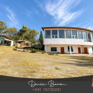 Achocalla, Linda Casa 4d En Venta En Condominio