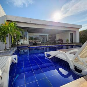 Hermosa Casa En Cond. Colinas Del Urubo - Sector La Cañada