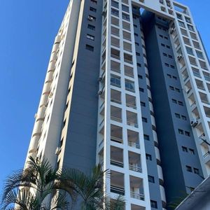 Amplio Departamento Con Ambientes Renovados, En Alquiler