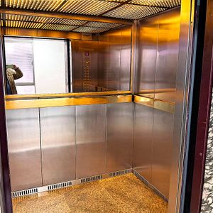 Oficina De 520 M2 Junto Plaza Independencia