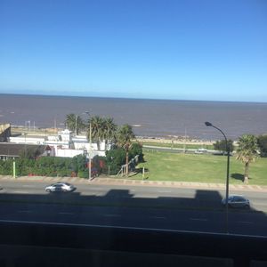 Apartamento 3 Dormitorios Y Servicio En Rambla Del Kibón!
