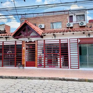 Local Comercial En Alquiler Ideal Para Negocio, En El 2do Anillo