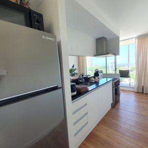 -apartamento De Dos Dormitorios Con Balcon En Centro Sur.