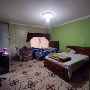 Casa Con 3 Tiendas En Venta!!