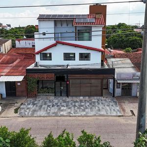 Casa Comercial En Venta Sobre Avenida