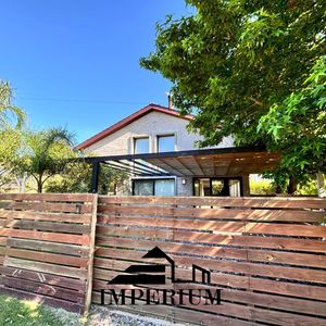 Venta Casa En La Floresta 3 Dormitorios , 4 Baños , A Metros Del Mar .