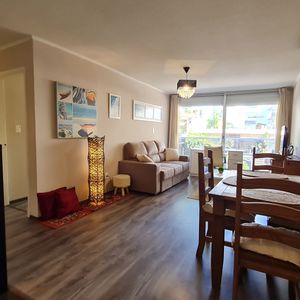 Alquilo Apartamento De 1 Dormitorio Con Garage En Pocitos, Amoblado.