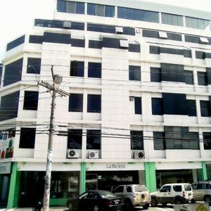 Edificio En Venta Sobre El 1er. Anillo De La Avenida Irala