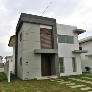 En Alquiler | Amplia Casa En Condominio Bosques De La Colina 