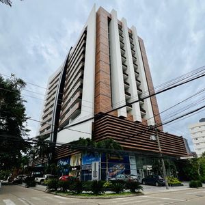Departamento De 2d Amoblado En Alquiler! En Equipetrol Con Balcon Y Parqueoueo