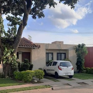 Casa En Venta En Condominio Y Con La Seguridad Que Tu Familia Necesita!!
