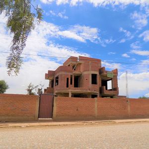 Casa Obra Gruesa Sobre Terreno De 272m² En Urbanizacion Bisa, Zona La Tamborada