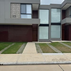 Casa A Estrenar  En Alquiler De 3 Dormitorios En Cond. Urubo Nord