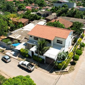 Casa Dúplex En Esquina