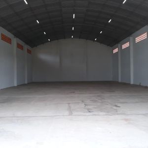 Galpón Con Oficina En Alquiler