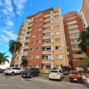 Inmueble # 775 Departamento Condominio Cozumel, Sobre La Av. Banzer 5to Snillo