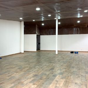 Hermoso Local Comercial Para Cualquier Tipo De Negocio.