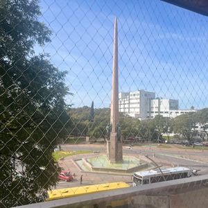 Dueño Vende Apto 2 Dorm Y 2 Baños, Frente A Parque Batlle Y A Una Cuadra De XXX