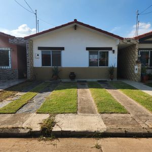 Casa En Venta De 3 Dormitorios!!! Condominio Jardin Del Sol 