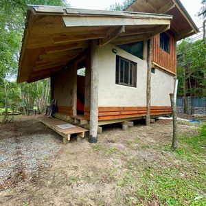 Casa De Barro Y Madera Ideal Para Temporada E Invierno