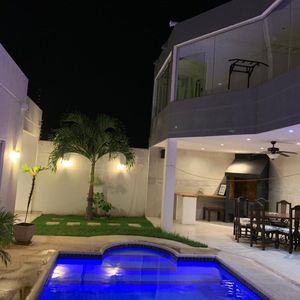 Casa En Venta De 4 Dormitorios - Zona Norte - Urb. Jardines Del Remanso