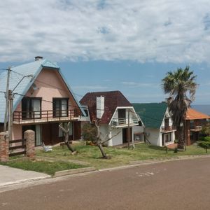 Punta Fría - Cómoda Casa Con Excelente Ubicación Y Hermosas Vistas