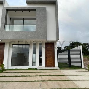 En Alquiler Casa Con Piscina A Estrenar En El Urubó