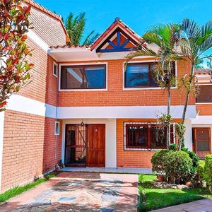 Casa Colonial Rústica En Zona Norte 
