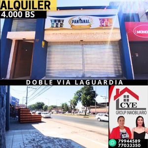 Tienda Comercial Sobre La Doble Via La Guardia