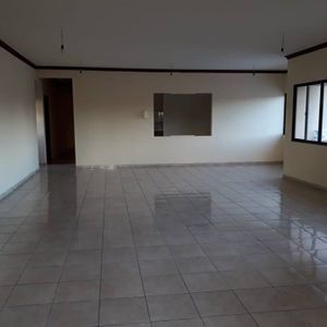 Departamento En Alquiler. Av. Brasil