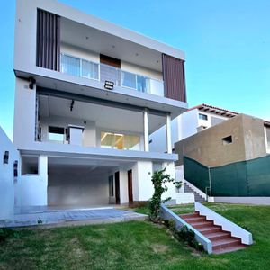  ¡vive En El Urubó! Amplia Casa En Venta 